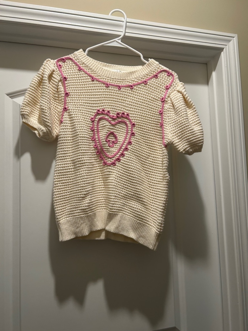 Cream Knit Short-Sleeve Top with Pink Heart Trim